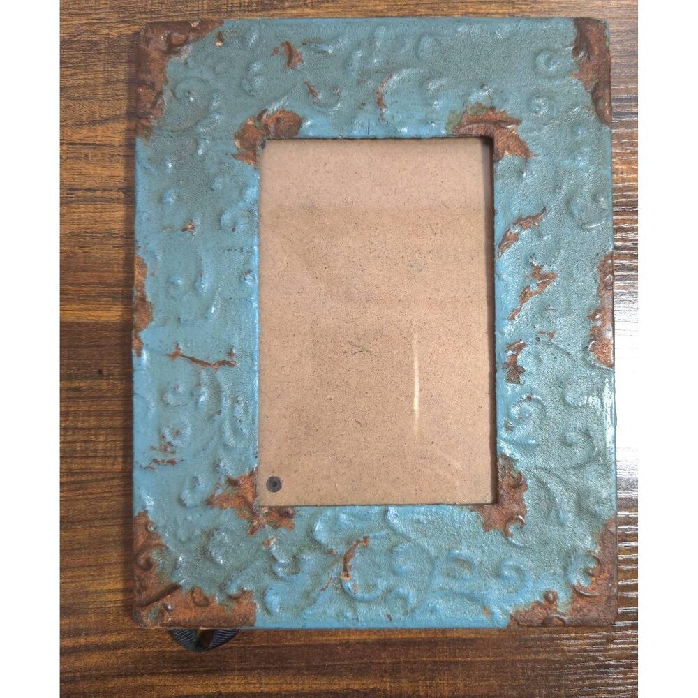 3 Embossed Metal Frames Rustic Distressed Red Green Blue 4x6 CreativeCo-Op - Picture 10 of 15
